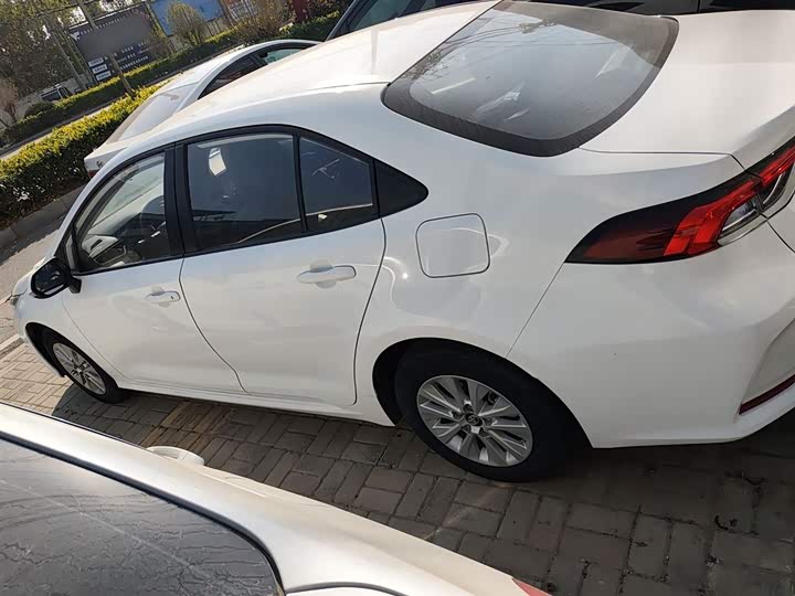 Фото 5 - Toyota Corolla