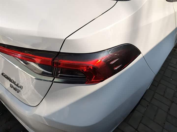 Фото 8 - Toyota Corolla