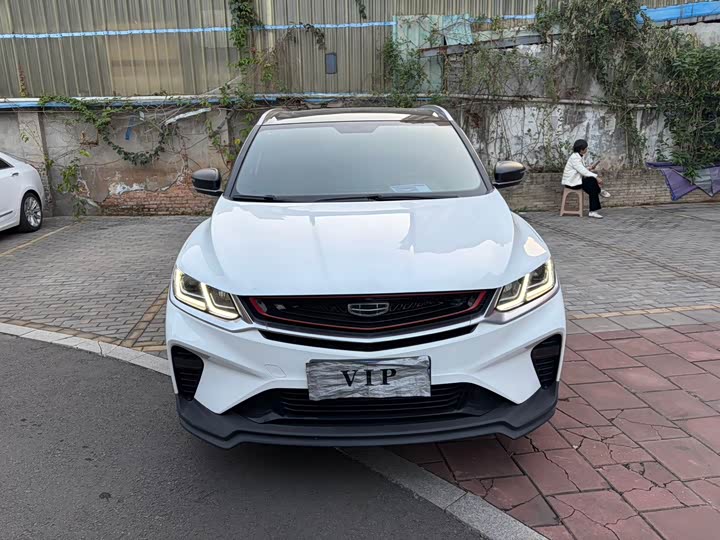 Фото 2 - Geely Coolray