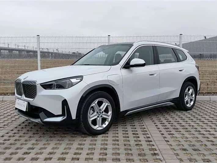 Фото 1 - BMW iX1