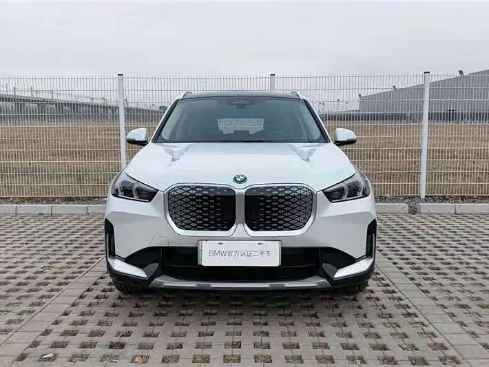 Фото 2 - BMW iX1