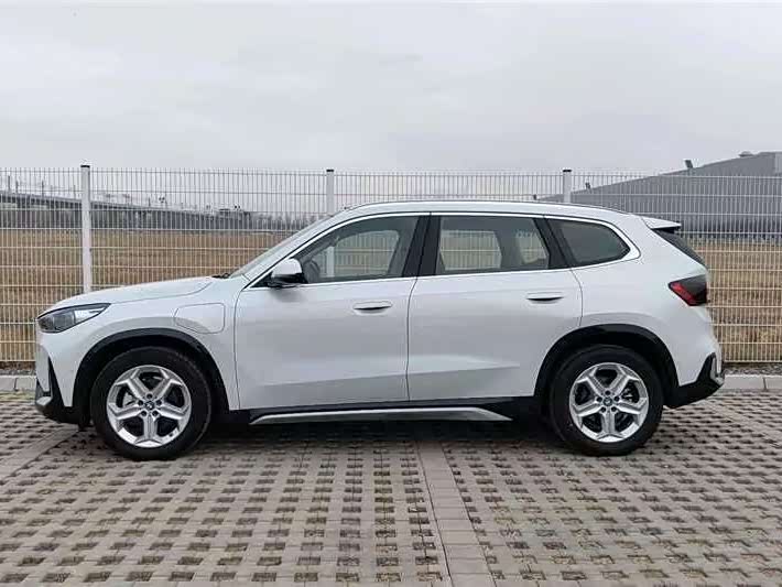 Фото 4 - BMW iX1