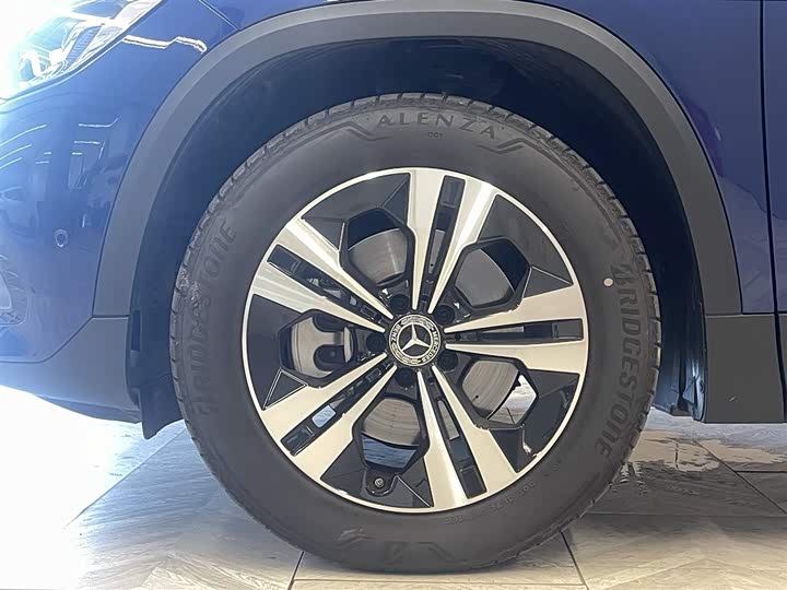 Фото 11 - Mercedes-Benz GLA-Class