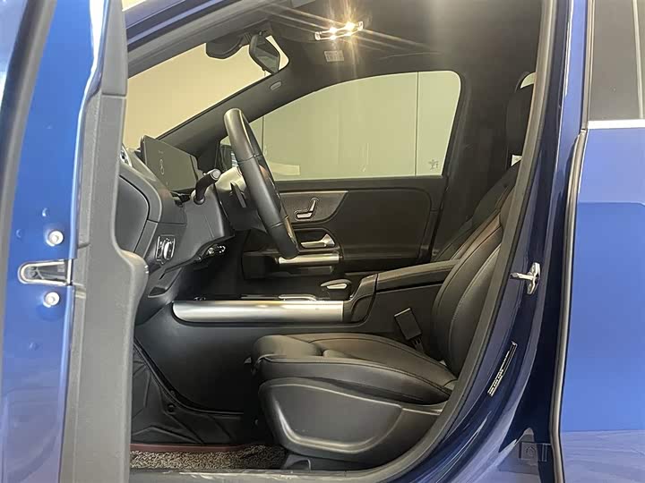 Фото 16 - Mercedes-Benz GLA-Class