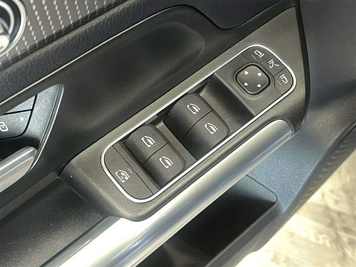 Фото 20 - Mercedes-Benz GLA-Class