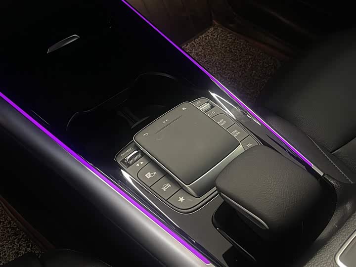 Фото 25 - Mercedes-Benz GLA-Class