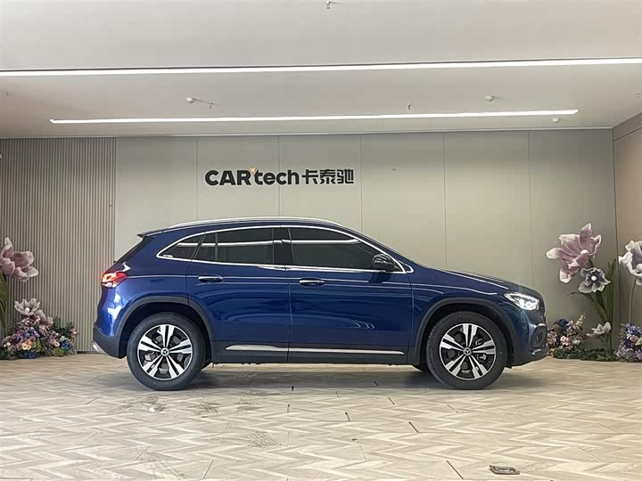 Фото 4 - Mercedes-Benz GLA-Class