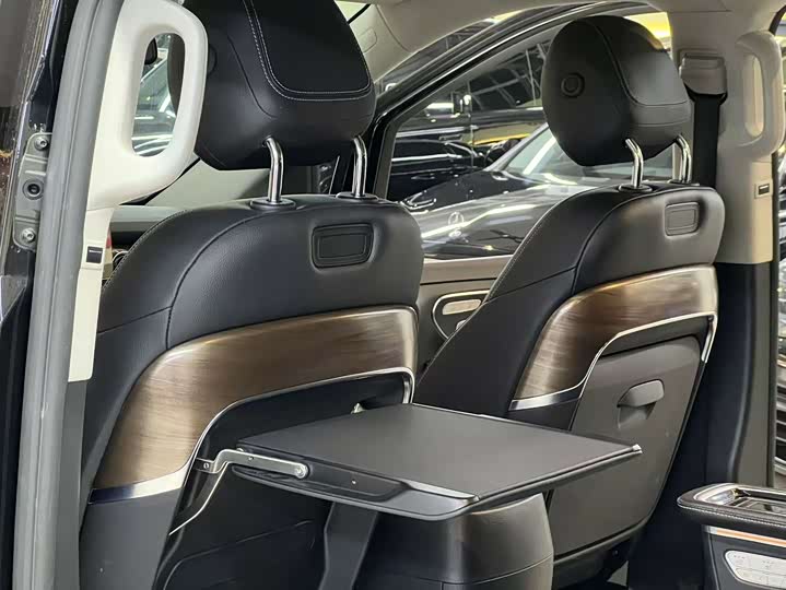 Фото 17 - Mercedes-Benz V-Class