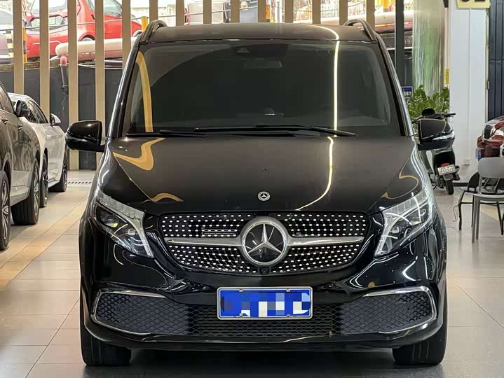 Фото 2 - Mercedes-Benz V-Class