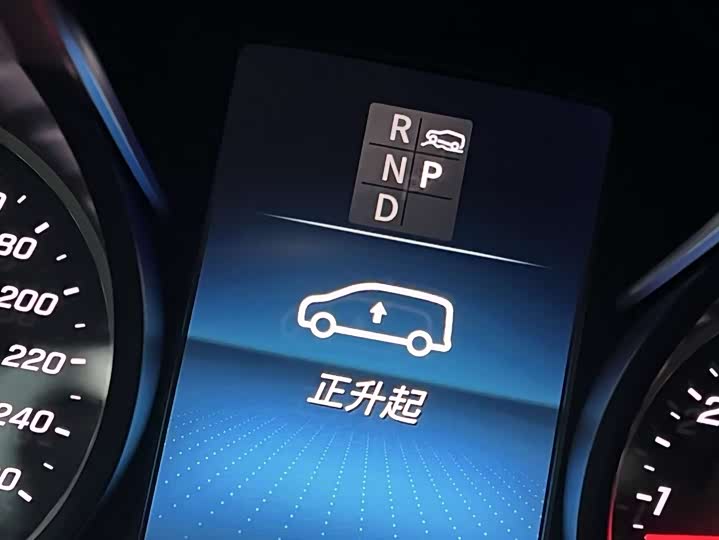 Фото 22 - Mercedes-Benz V-Class