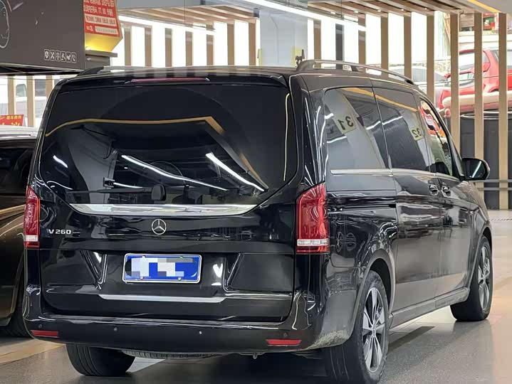 Фото 4 - Mercedes-Benz V-Class