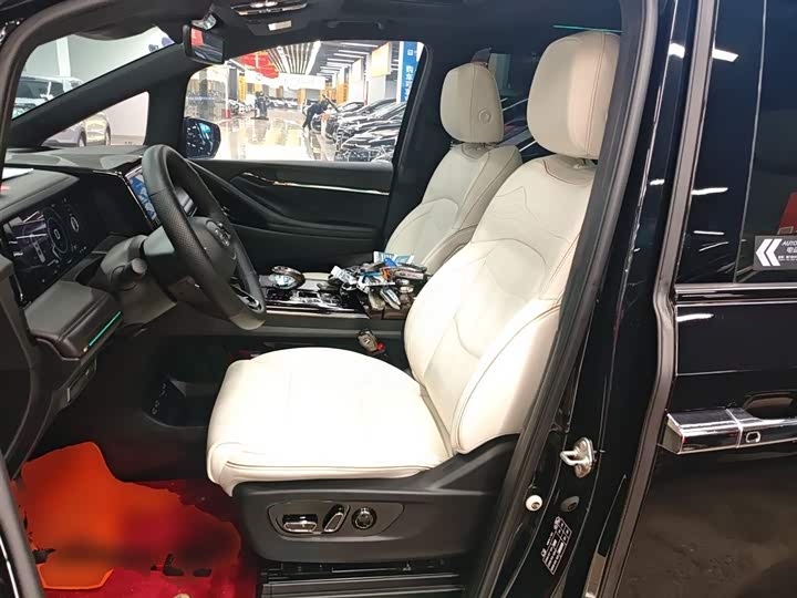 Фото 15 - GAC Trumpchi M8