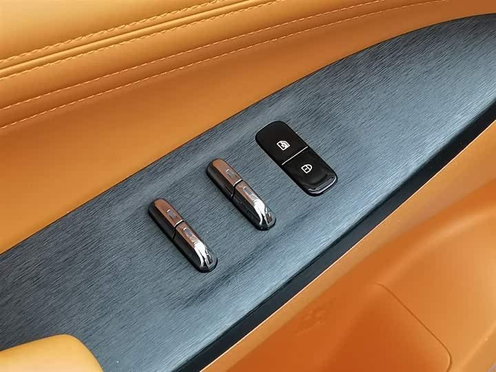 Фото 9 - Dongfeng Aeolus L7