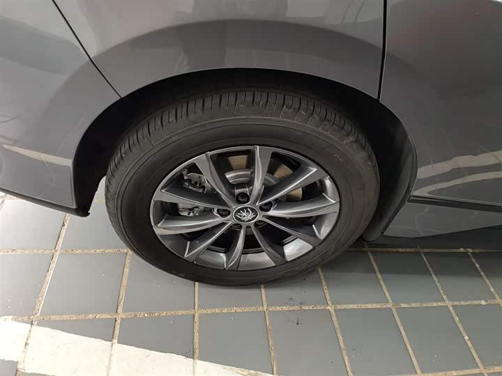 Фото 26 - BYD Qin L