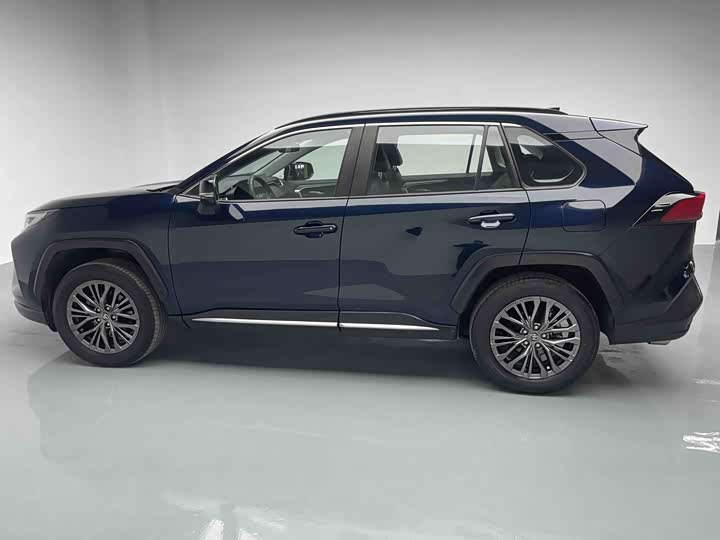 Фото 11 - Toyota Wildlander