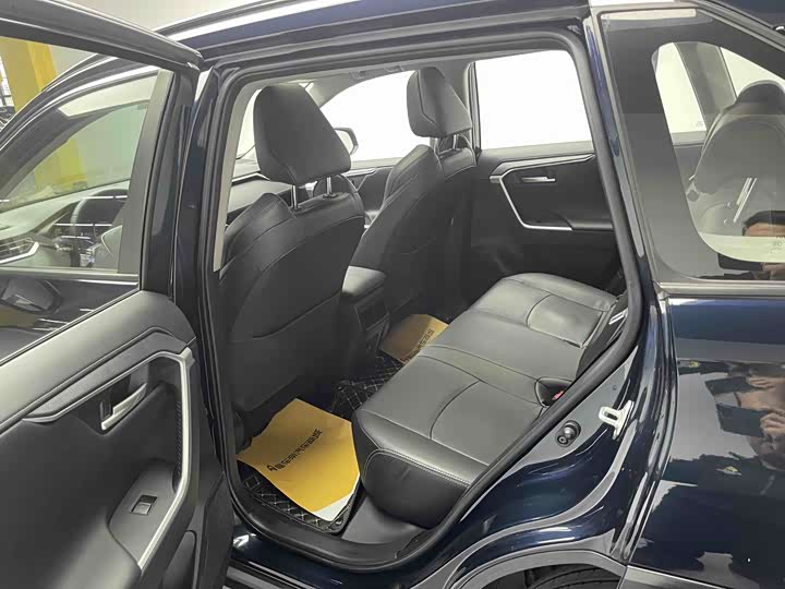 Фото 5 - Toyota Wildlander