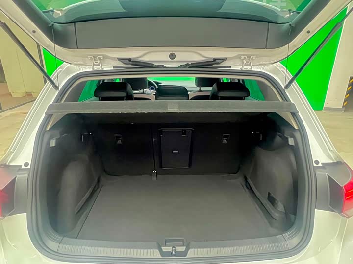 Фото 12 - Volkswagen Golf