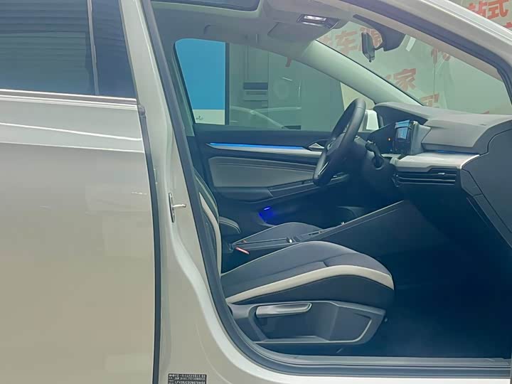 Фото 9 - Volkswagen Golf