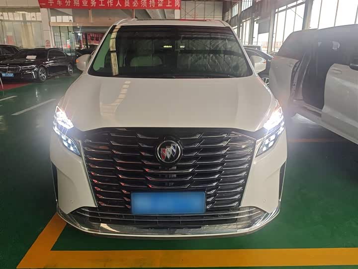 Фото 3 - Buick GL8 ES