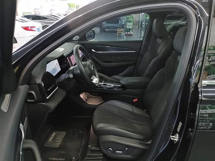 Фото 15 - Geely Monjaro