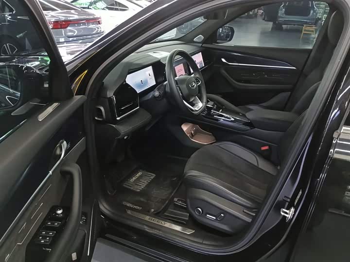 Фото 16 - Geely Monjaro