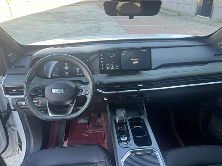 Фото 11 - Geely Okavango L