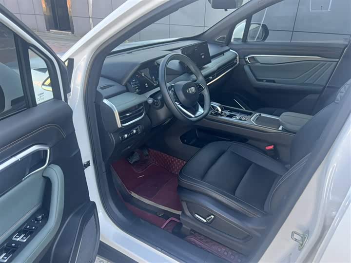 Фото 15 - Geely Okavango L