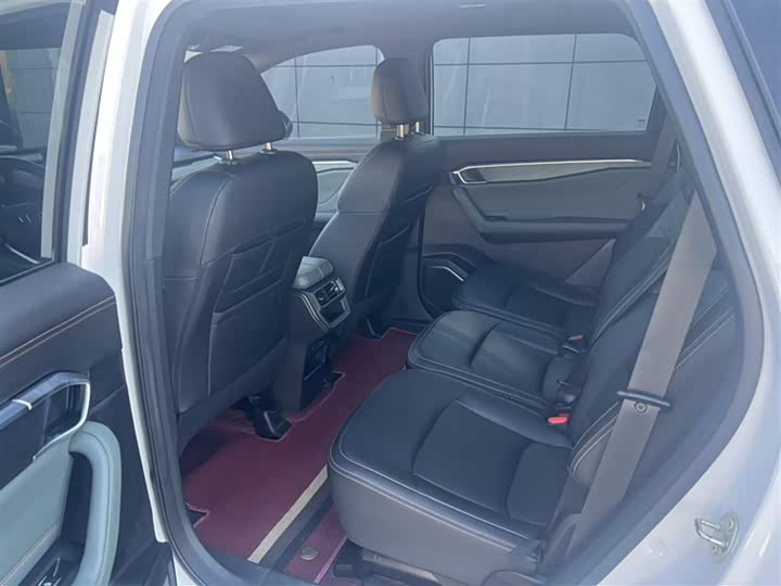 Фото 17 - Geely Okavango L