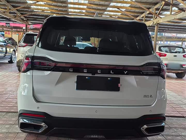 Фото 6 - Geely Okavango L