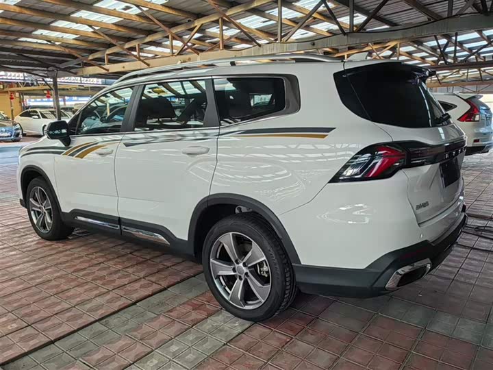 Фото 7 - Geely Okavango L