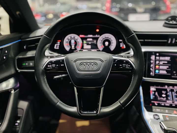 Фото 7 - Audi A6L