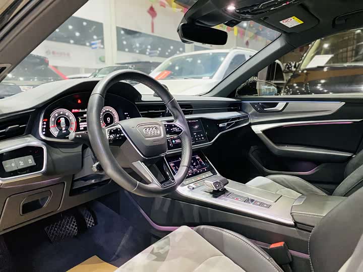 Фото 9 - Audi A6L