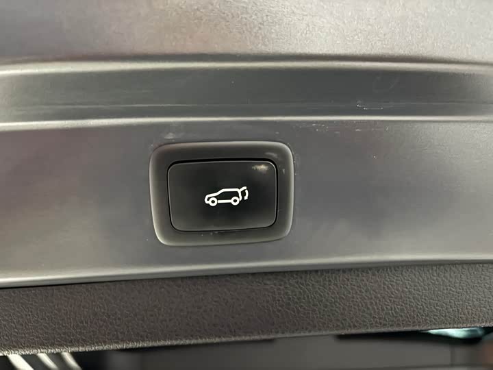 Фото 11 - Roewe RX5