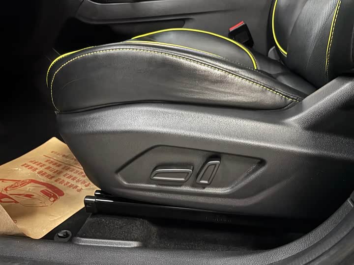 Фото 5 - Roewe RX5