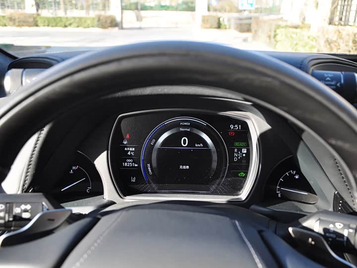 Фото 10 - Lexus LS