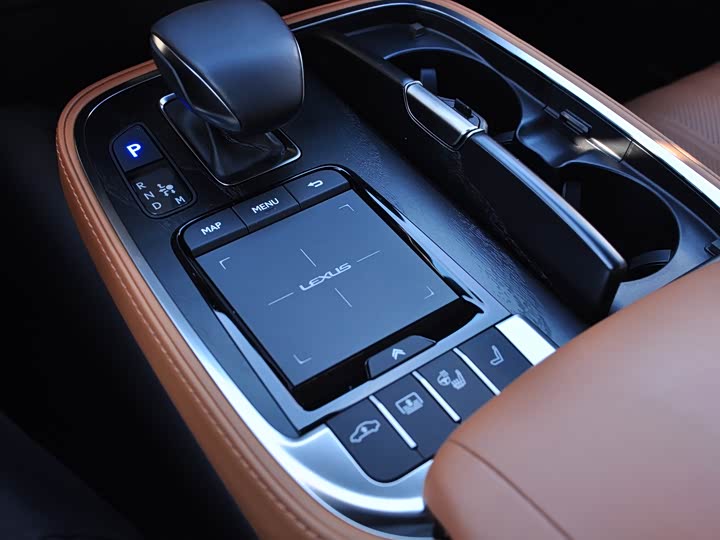 Фото 12 - Lexus LS