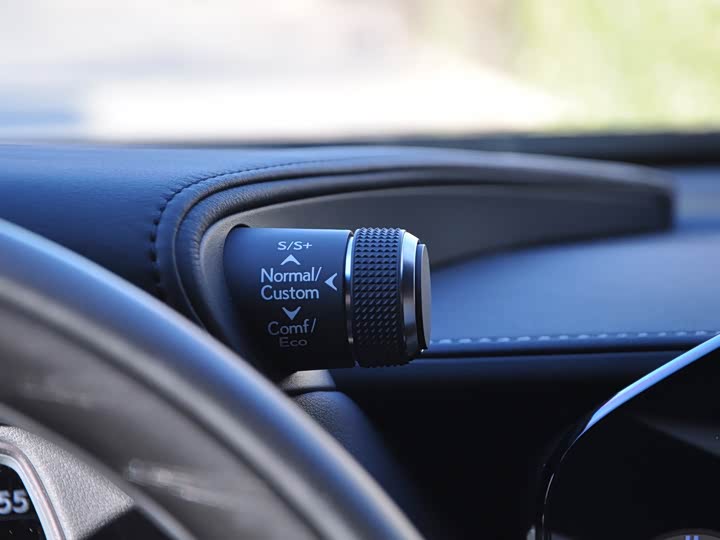 Фото 15 - Lexus LS