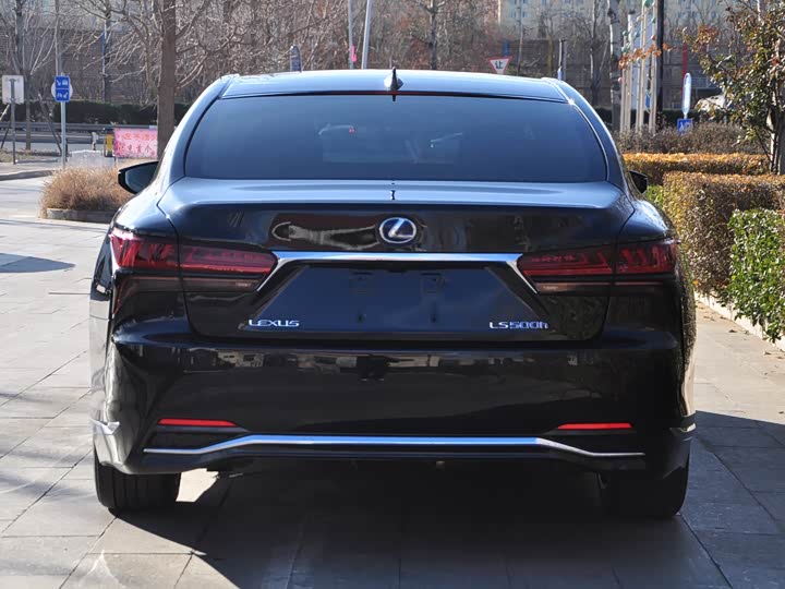 Фото 5 - Lexus LS