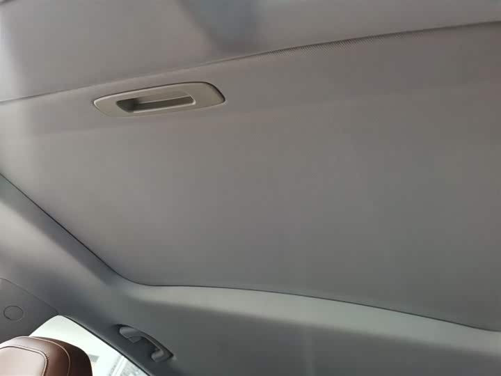 Фото 17 - Geely Vision X6