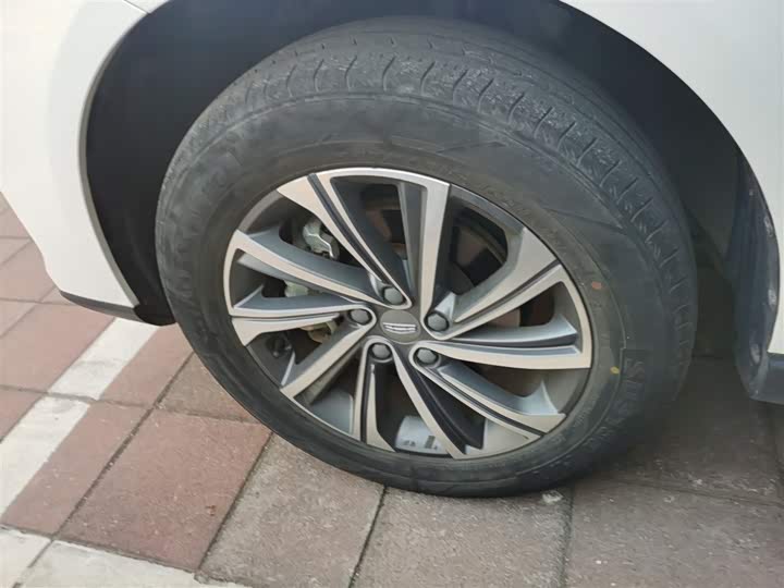 Фото 22 - Geely Vision X6