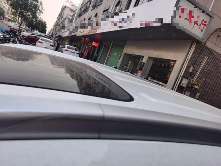 Фото 26 - Geely Vision X6