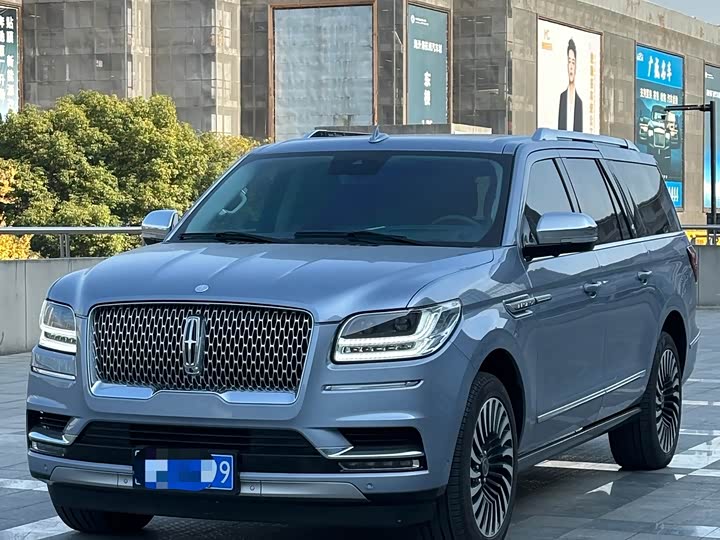 Фото 1 - Lincoln Navigator