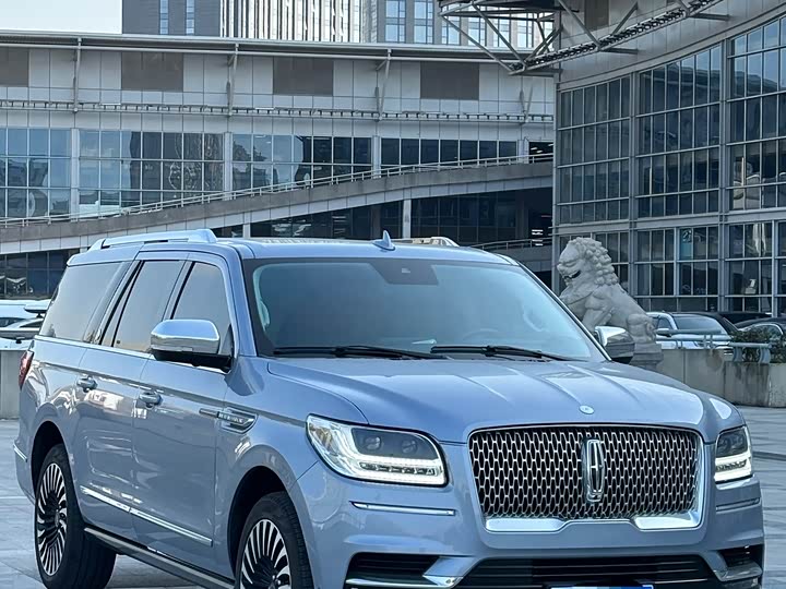 Фото 3 - Lincoln Navigator