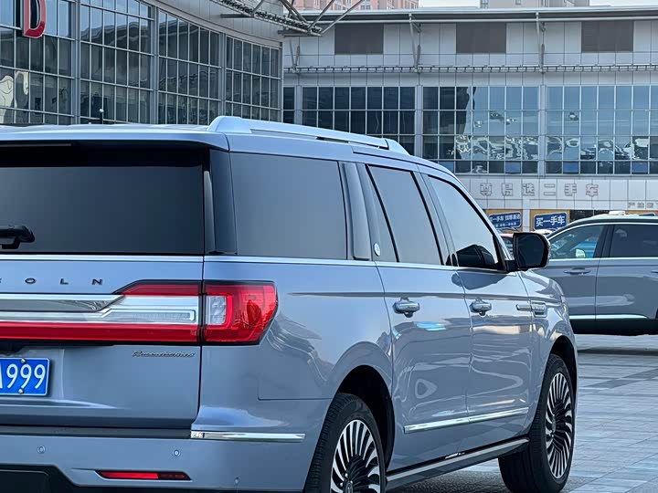 Фото 5 - Lincoln Navigator