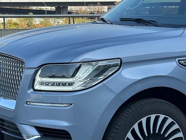 Фото 7 - Lincoln Navigator