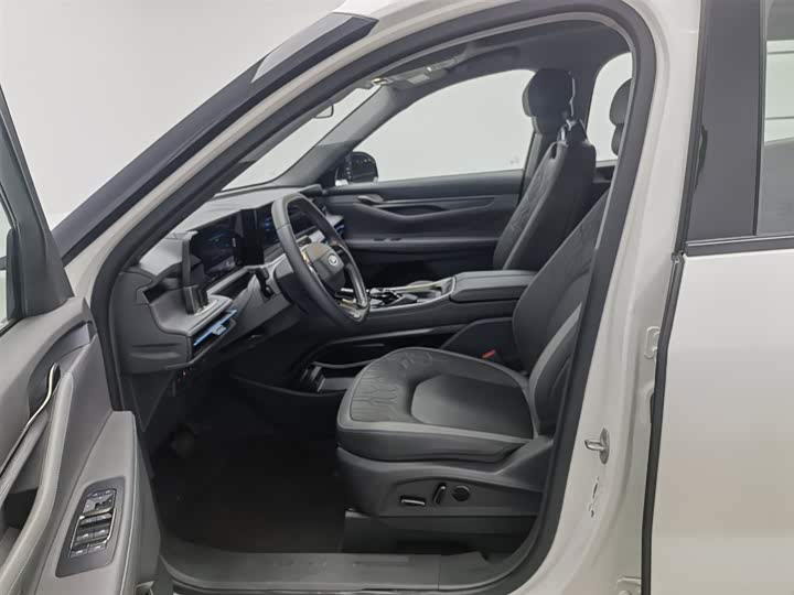 Фото 10 - Ford Edge