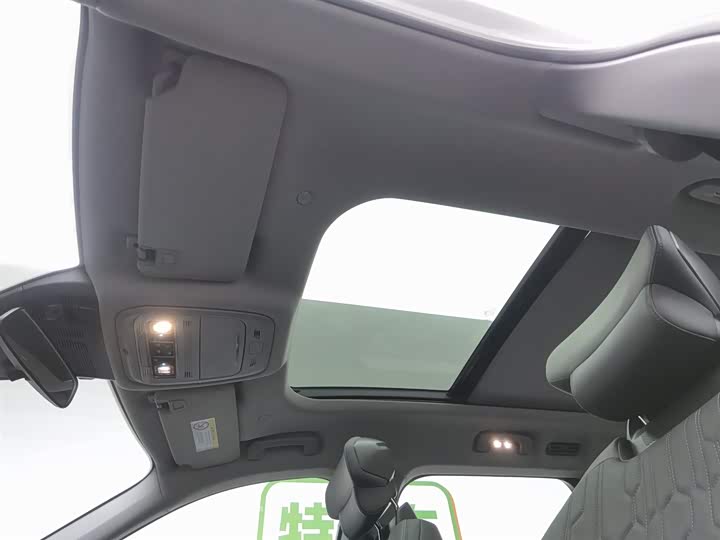 Фото 14 - Ford Edge