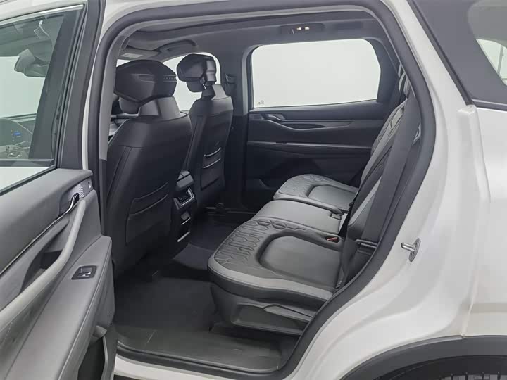 Фото 15 - Ford Edge