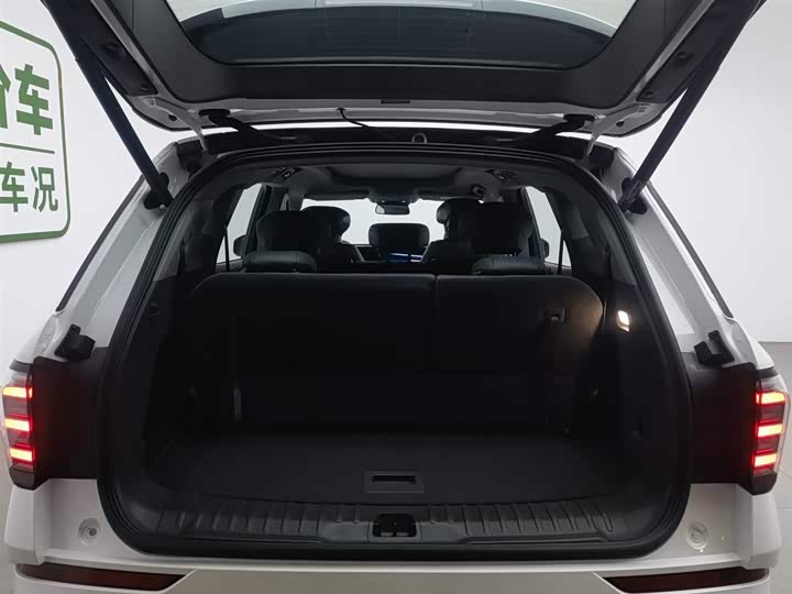 Фото 16 - Ford Edge