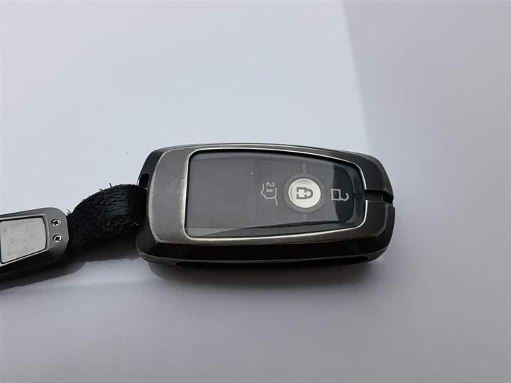 Фото 19 - Ford Edge